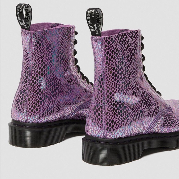 Dr. Martens Pascal 1460 Metallic Purple Snake Rare Find Women’s Combat Boots - Picture 2 of 13